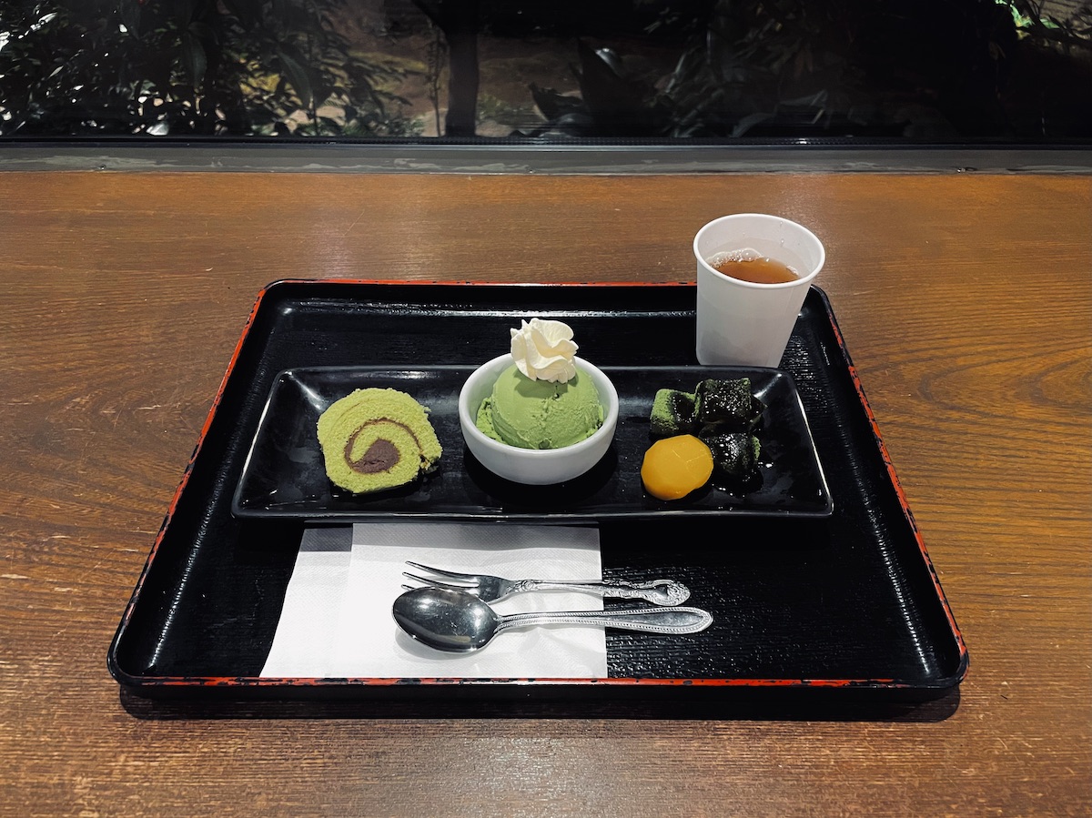 Fuyu no Irodori - “Colors of Winter” dessert. Matcha roll cake, ice cream, and mochi.